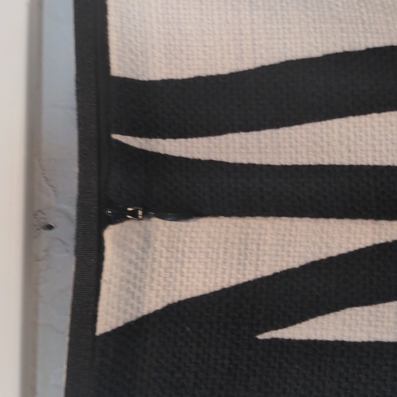 LAFAYETTE 148 NEW YORK GRAPHIC PENCIL SKIRT - Picture 5 of 11